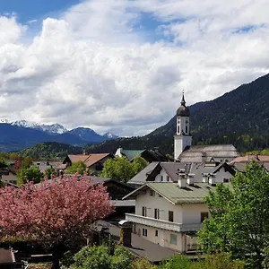 Bunter Hirsch Ferienwohnung Im Garmischer Zentrum Garmisch-Partenkirchen